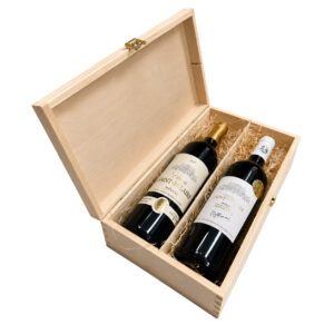 A trip to Bordeaux for two: 2 archival red Médoc wines (2017 and 2020)
