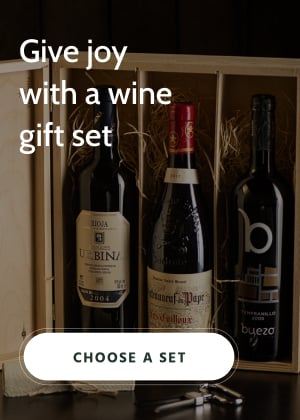 Give joy with a wine gift set